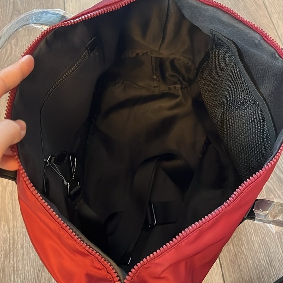 Mondani New York Weekender Bag - Picture 4 of 7